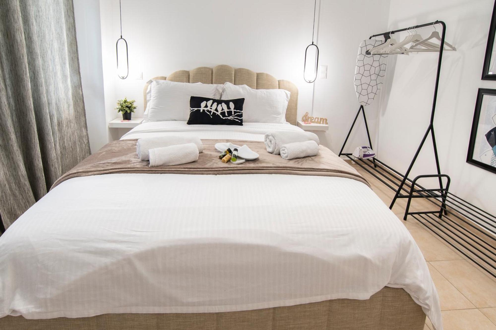 Point Apartment *